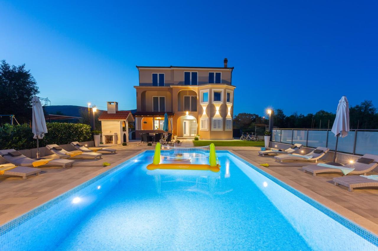 Villa Maris Dugopolje Exterior photo