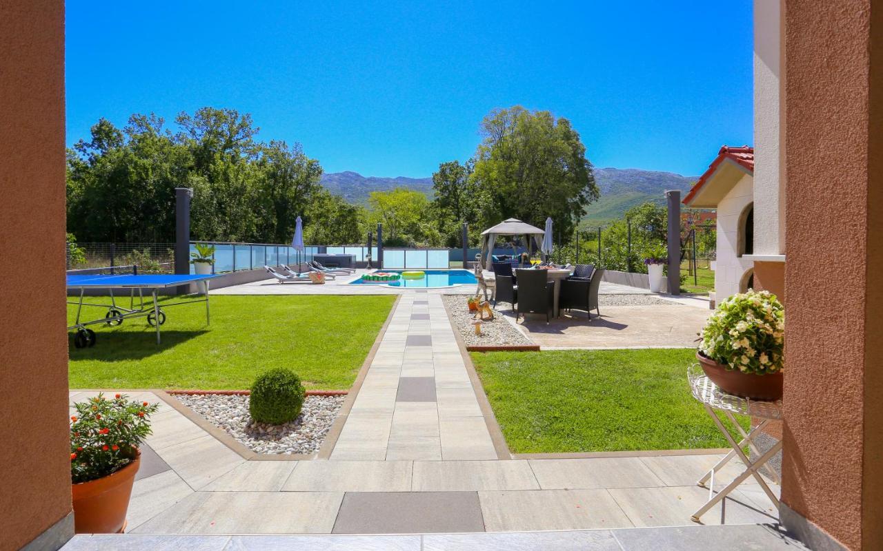 Villa Maris Dugopolje Exterior photo